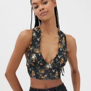 Urban Outfitters▪️Phoenix Floral Tie Crop Top